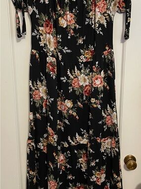 Source Unknown Black Floral Maxi Dress